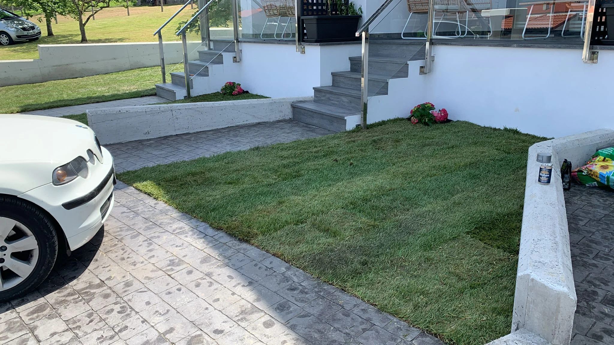 Fachada de los apartamentos con vistas a la playa